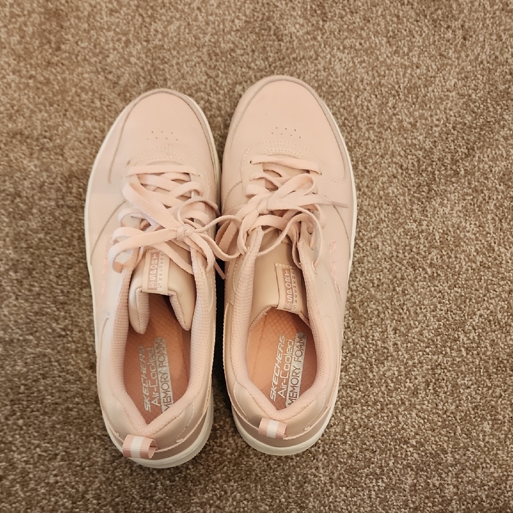 Skechers Women's Pink Sneakers